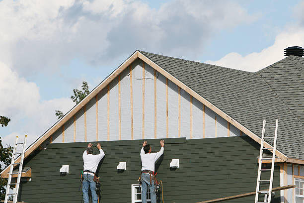 Professional Siding technician working in Glenford, OH